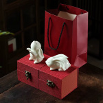 Tea pet konijn van keramiek, mat of glanzend — Glanzend duo met cadeauverpakking