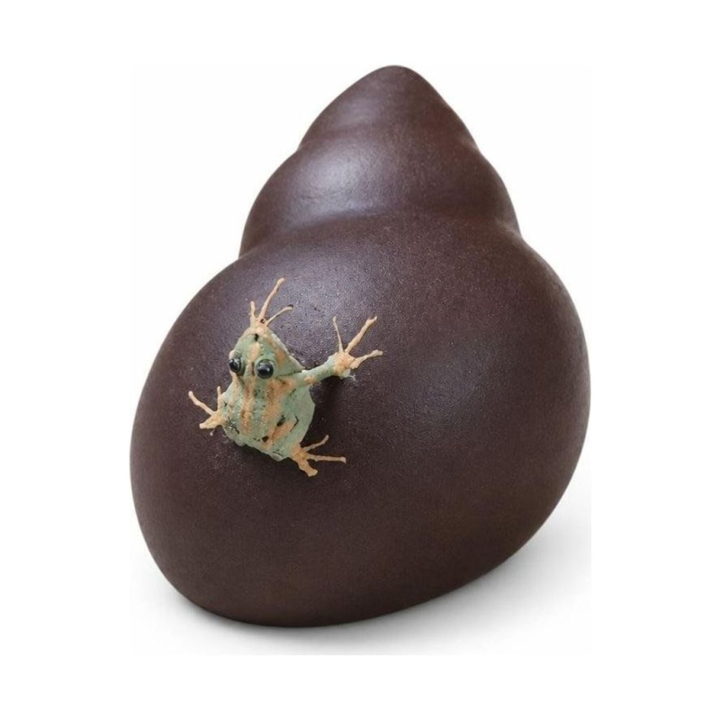 Tea pet met kikker en slak van paarse klei
