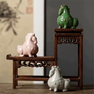 Tea pet paard van geglazuurd keramiek
