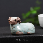Tea pet schaap van keramiek voor thee — Klein, liggend, taupekleurige kop met kleine hoorns