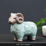 Tea pet schaap van keramiek voor thee — Staand, taupekleurige kop met hoorns