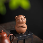 Tea pet-varken uit de Chinese dierenriem van aardewerk