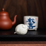 Theevisje tea pet met bubbels van keramiek