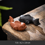Vis als gongfu tea pet van paarse klei — Duo terracotta en houtskoolzwart