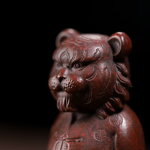 Yixing tea pet in de vorm van een tijger van zisha-klei