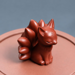Yixing tea pet met een vos met negen staarten