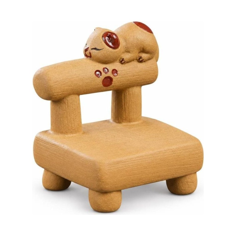 Yixing tea pet met kat op miniatuurstoel