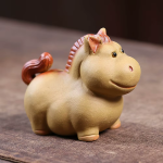 Yixing tea pet paard van Yixing-klei — Oker met oranjer roze manen