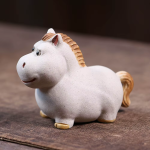 Yixing tea pet paard van Yixing-klei — Wit met goudkleurige manen